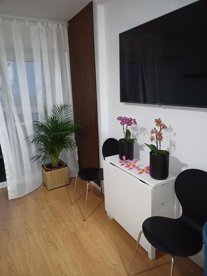 Sweet Home Benalmadena, Estudio Con Vistas Al Mar Y Excelente Conexion Wifi, Para No Fumadores, Con Piscinas, Sea Views, With Swimming Pools, Completely Renovated, Ideal For Older People, Bright With Morning Sun, No Smoking Exterior foto